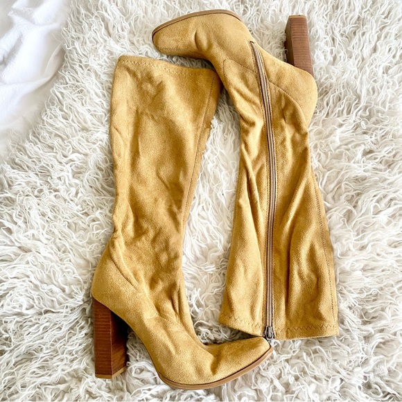 BONGO Women's Sz 7 Sand Brown Below the Knee Faux-Suede Fabric Square Toe Boots - Picture 2 of 8